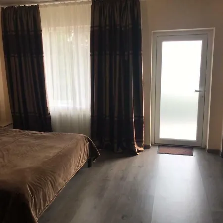 Modern דירה מוקצ'בה